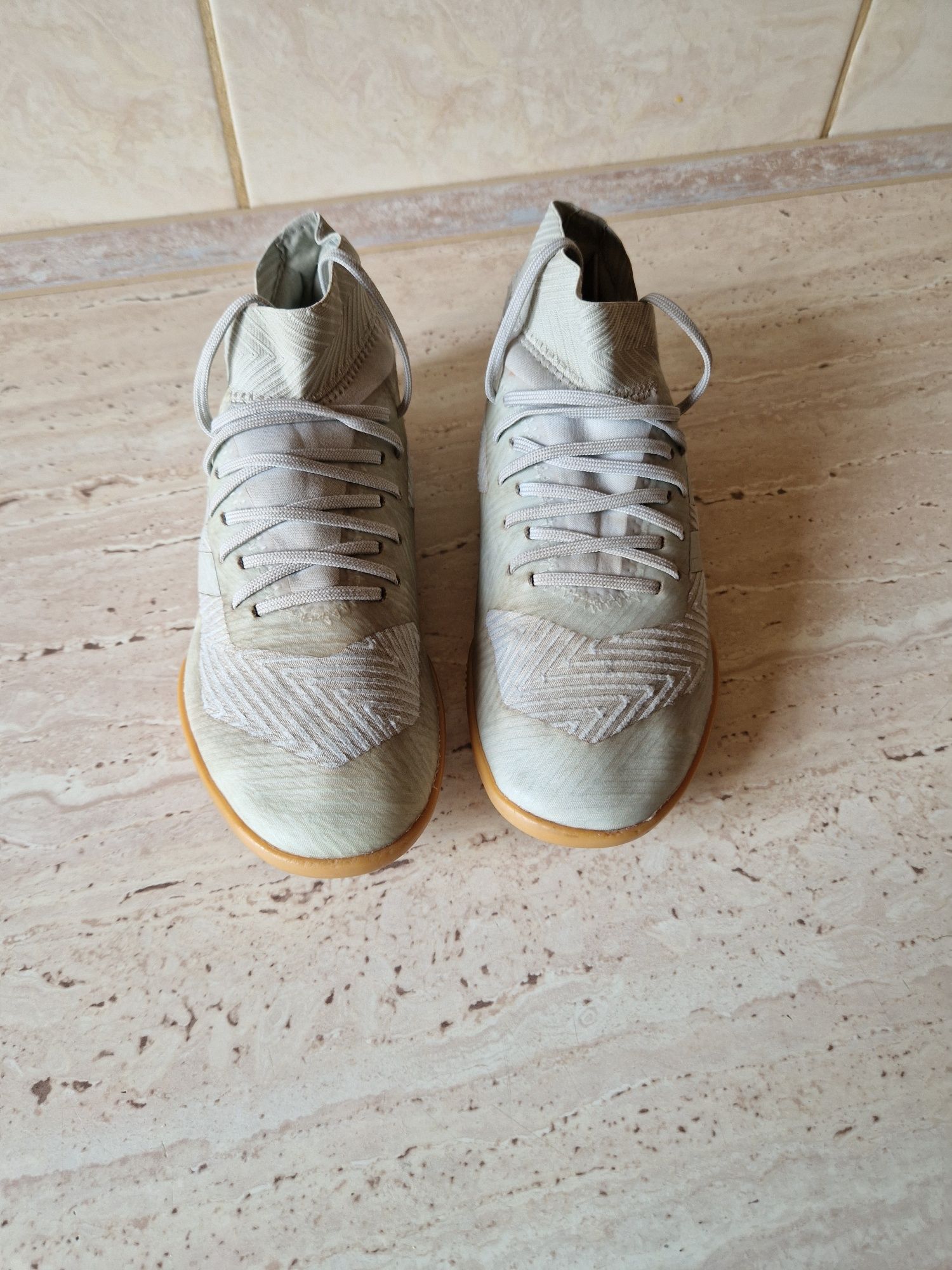 Halówki adidas Nemeziz r 36