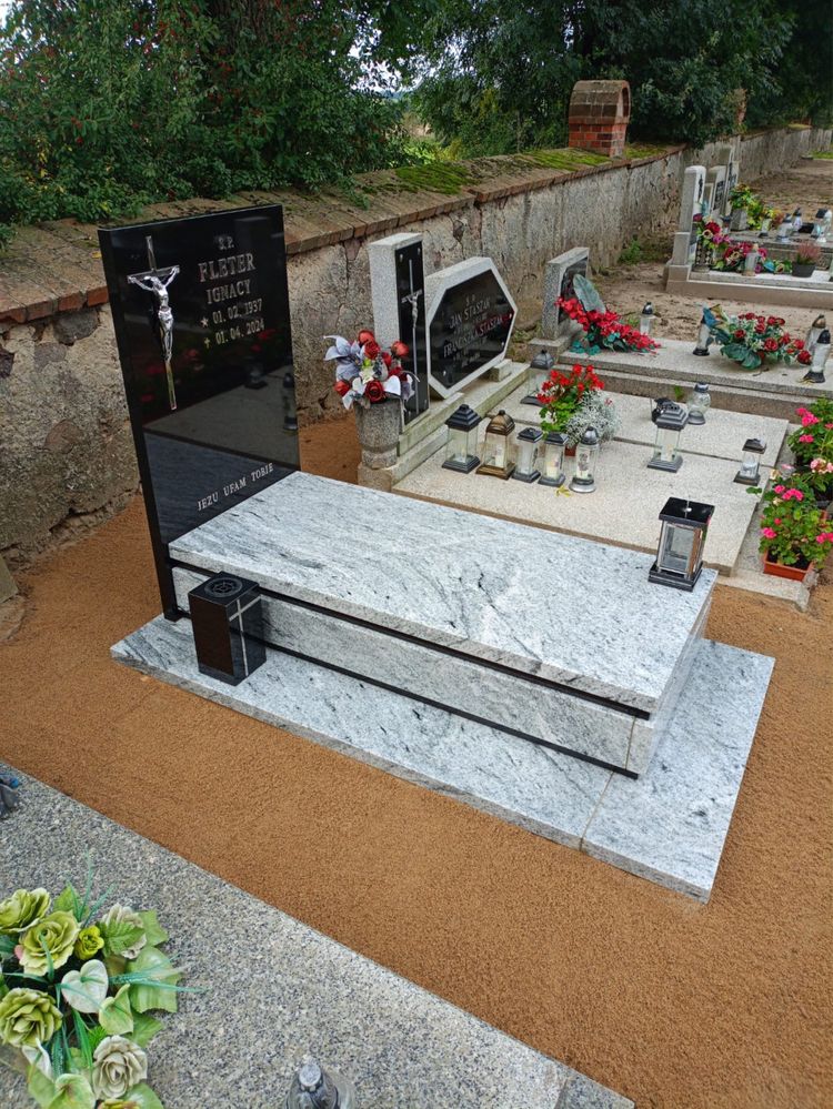 Parapety granitowe,nagrobki granitowe,blaty schody granit,konglomerat