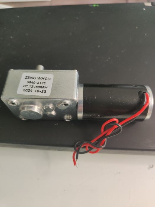 Silnik DC z reduktorem 80 RPM 12 DC