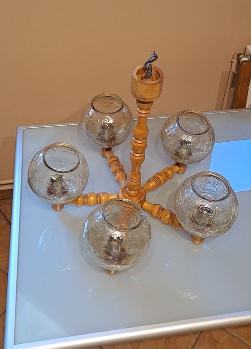 Żyrandol PRL, pięcioramienny.