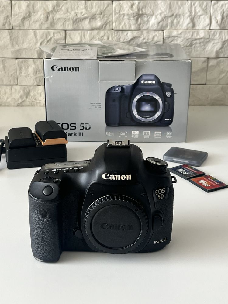 Canon EOS 5D Mark III | повний комплект body