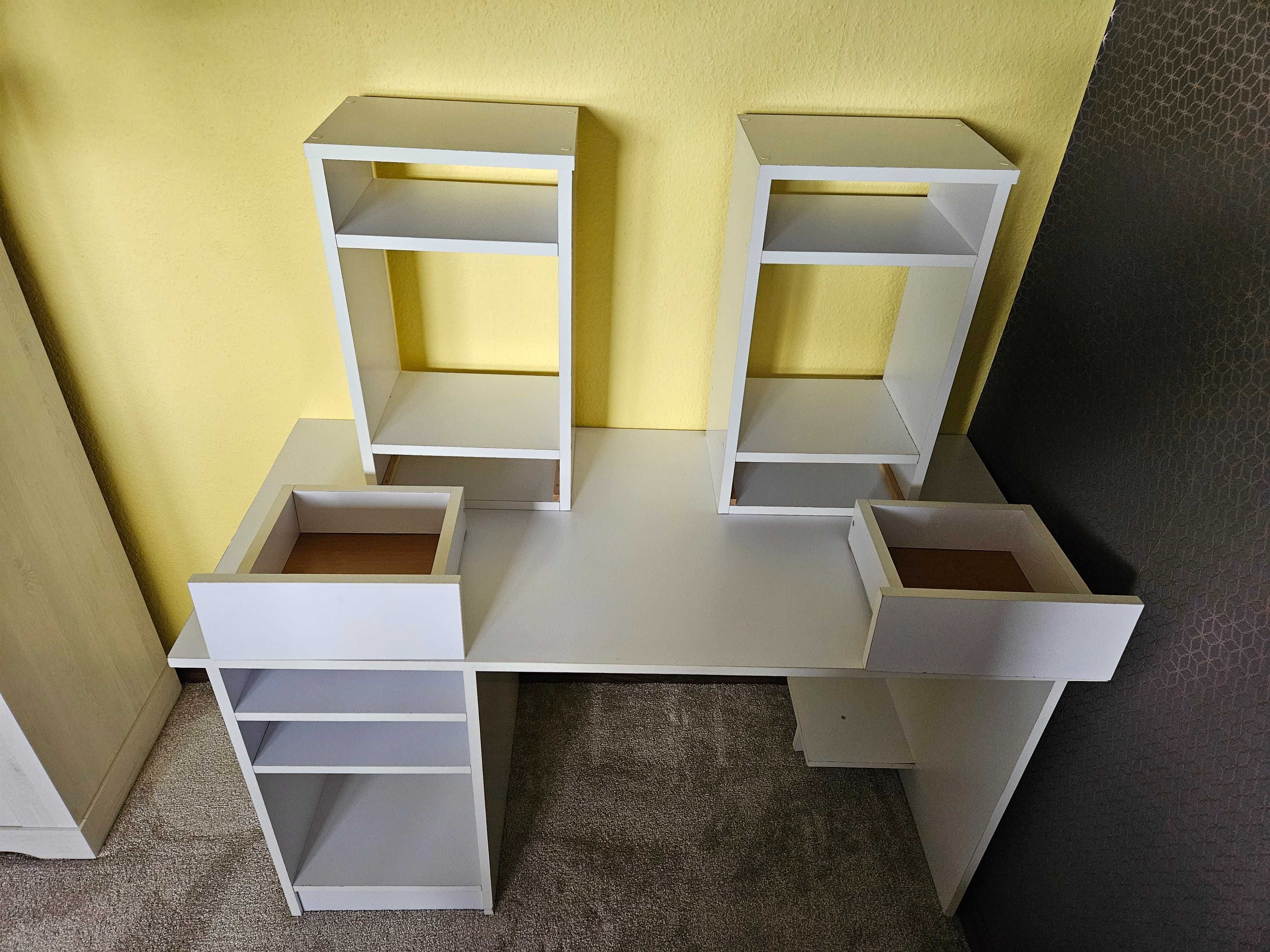 Białe BIURKO "a La" Ikea z półeczkami i szufladami