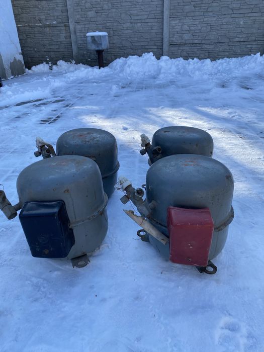 Компрессор на холодильник советский