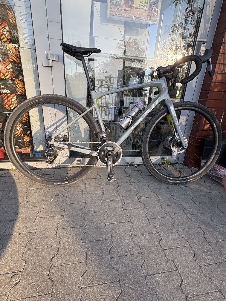 Giant revolt advenced pro 0  Sram Force 2x12 AXS roz M/L