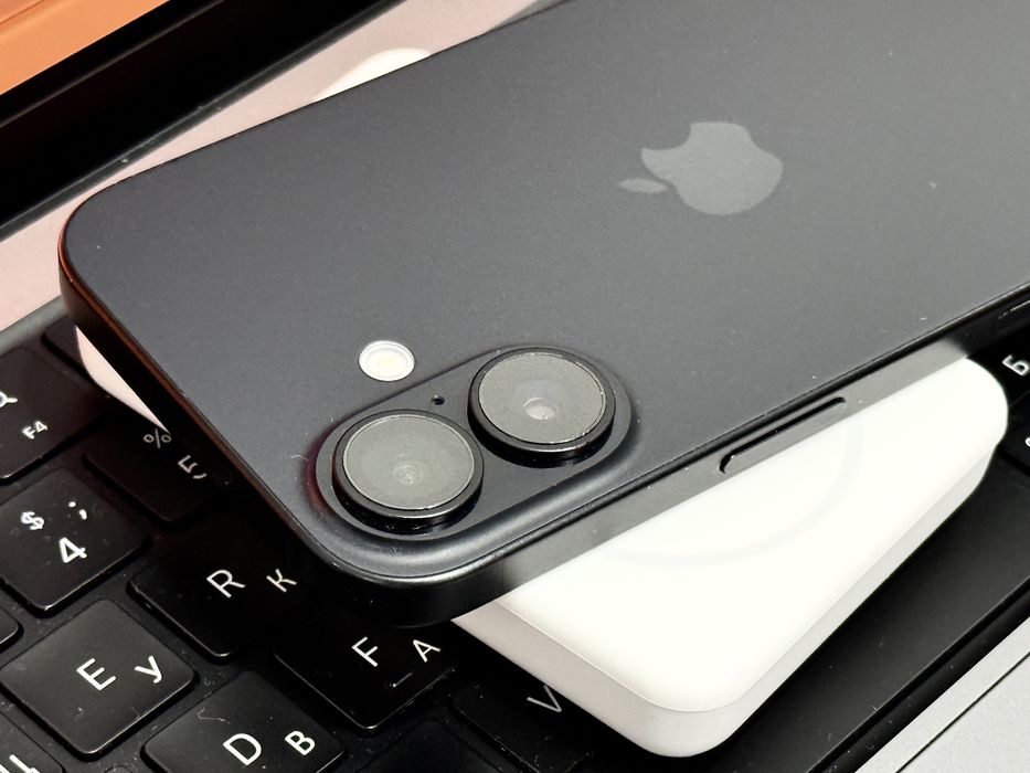 iPhone 16 128GB Black (100% АКБ 141 цикл зарядки, байпас)