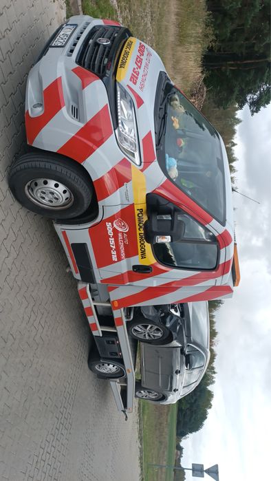 Pomoc Drogowa Transport Aut Wymiana kola Awaryjne Odpalanie