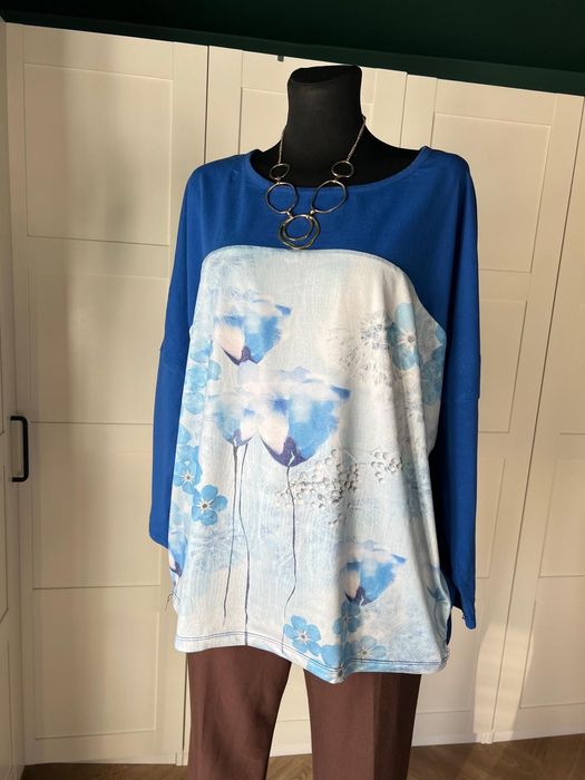 Niebieska bluzka w kwiaty z wiskozy rozmiar 44 marki Monnari