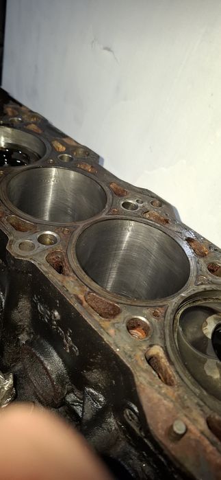 Блок циліндрів 2.5 тді т4 2.5 лт28 лт 35 2.5 двигун мотор двигатель