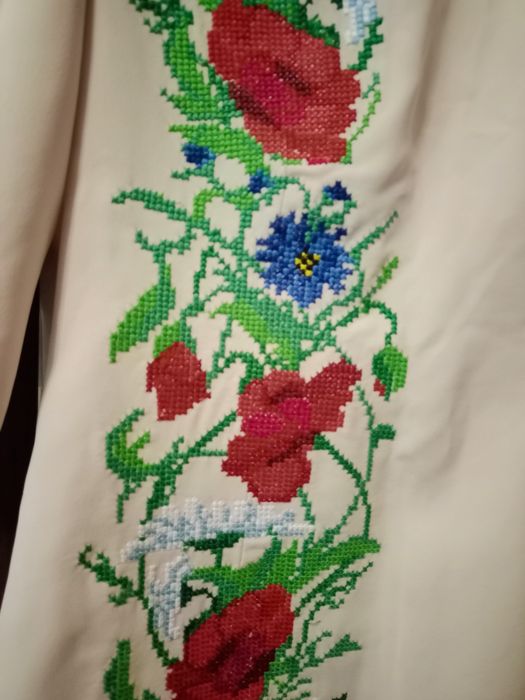 Вишите плаття ( машинна вишивка хрестиком)