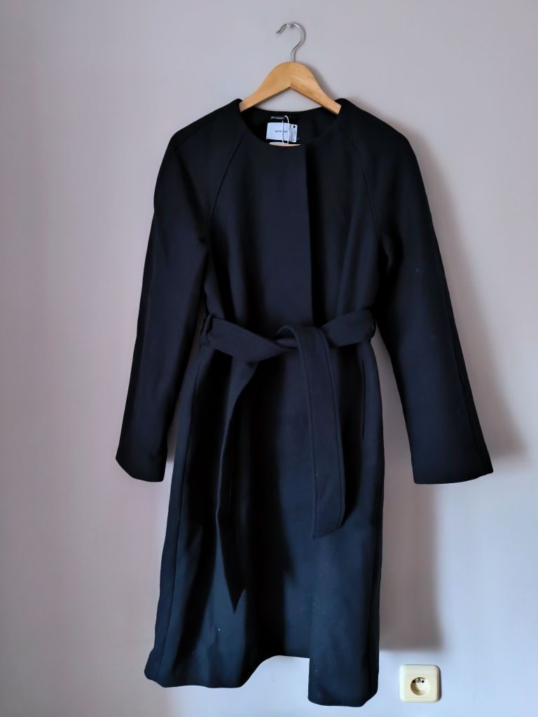 Piękny płaszcz klasyczny wiązany Reserved S oversize wool wełniany