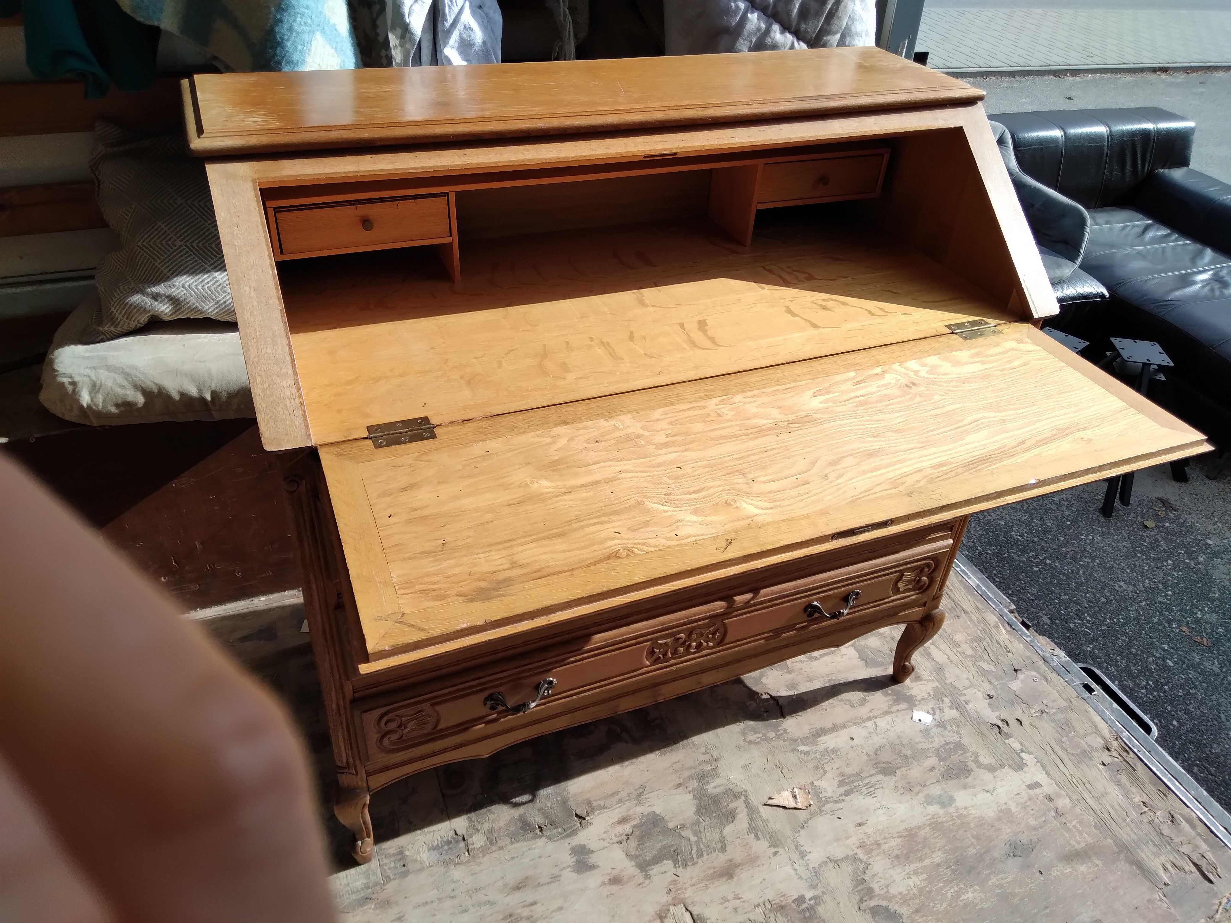 Piękny Sekretarzyk biurko drewniany dębowy rzeźbiony zamykany FV DOWÓZ