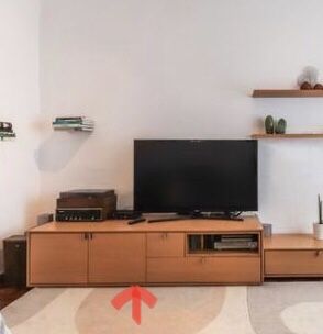 1 Móvel de Tv/Sala em madeira de Carvalho