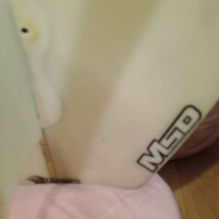 Vendo prancha MSD 5"11" com leash