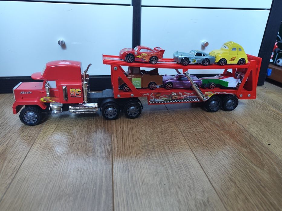Ciężarówka transporter Maniek
