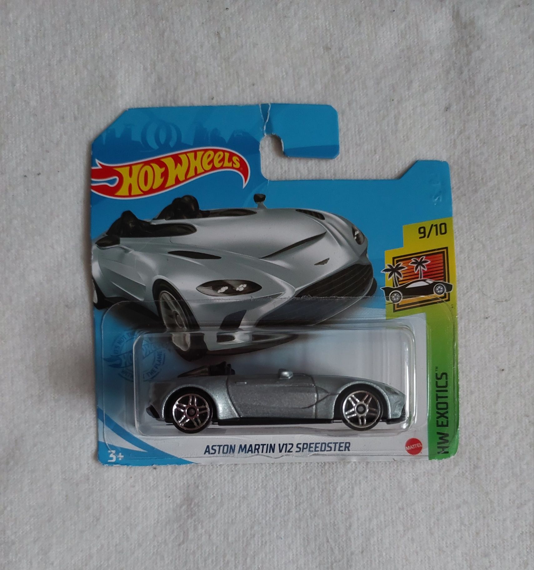 Новая металлическая машинка Hot Wheels Aston Martin V12 Speedster