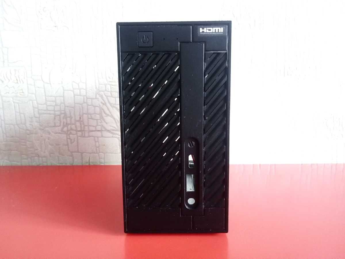 корпус Mini-STX формата ASRock DeskMini