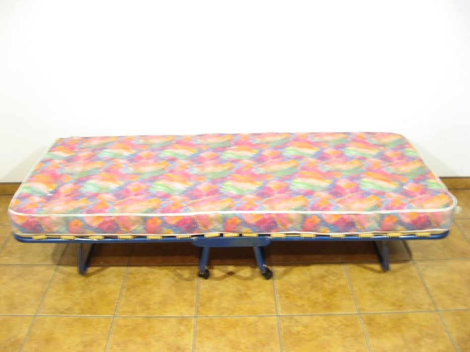 Ładne łóżko łóżka polowe 200x90 cm duża ilość ostrzeszów