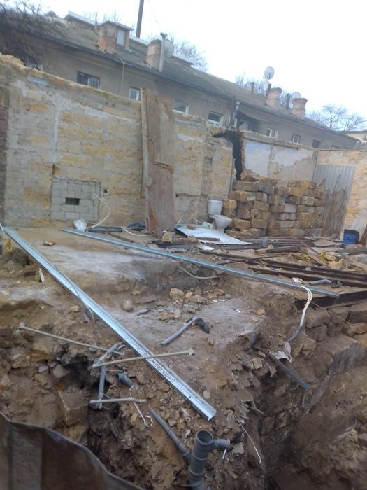 Каменьщики   Кладка газобетона . Кладка кирпича.  Бетонные работы