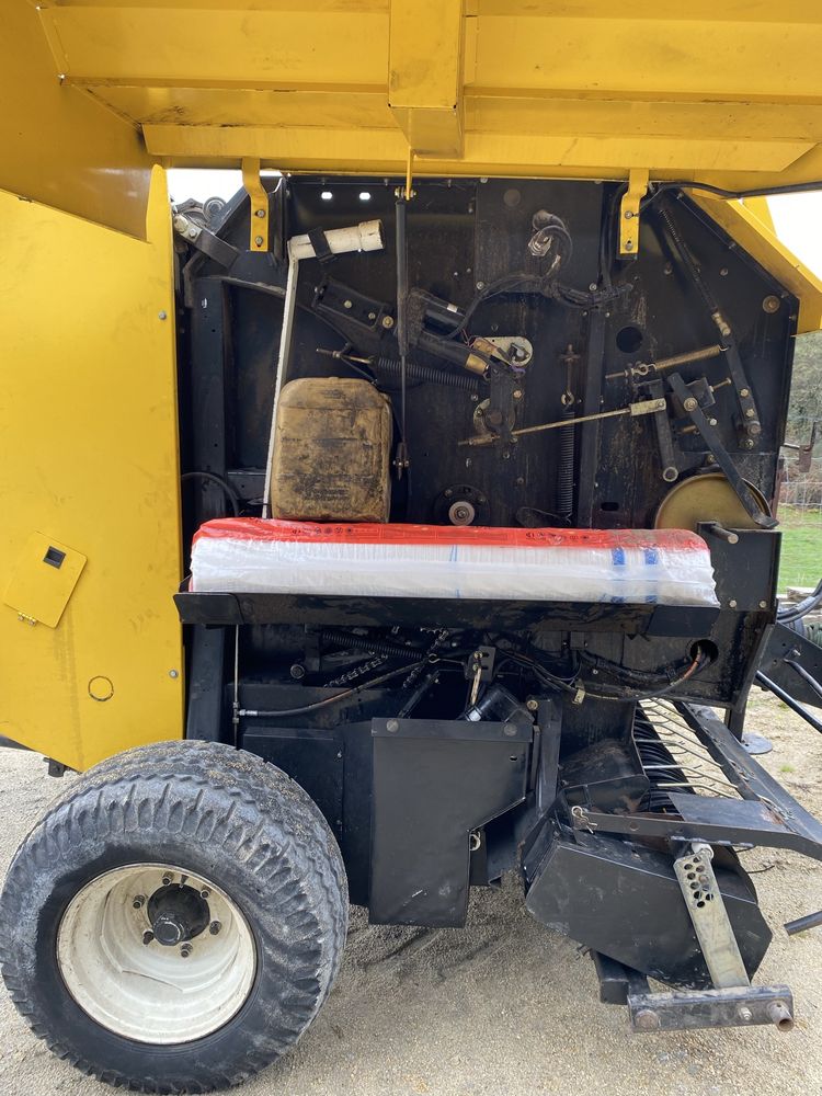 Enfardadeira New Holland BR6090
