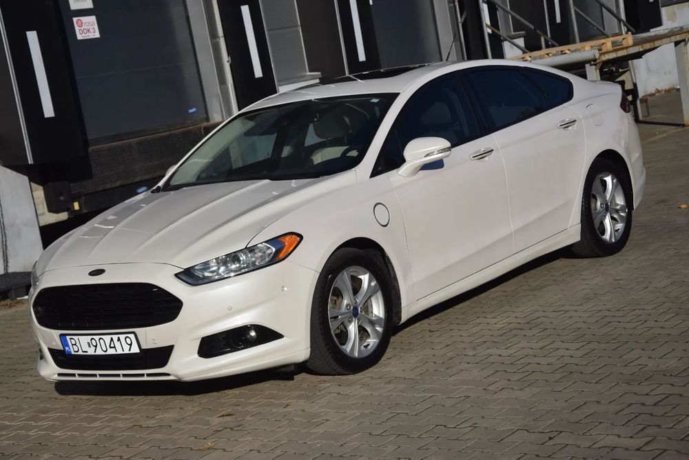 Ford Mondeo Titanium " Plug-in Hybrid " Biała Perła "