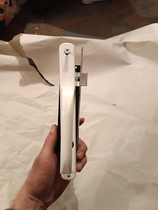 Замок з ручкою натискною дверною