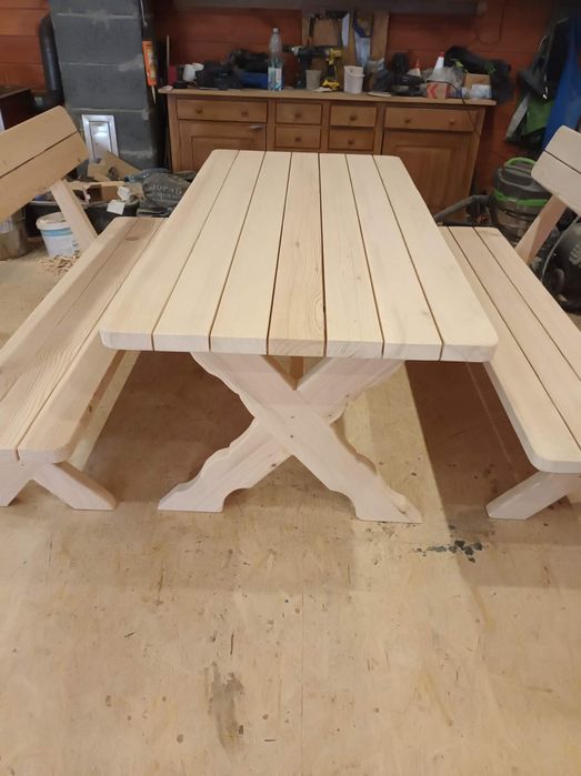 Stół ogrodowy komplet z ławkami