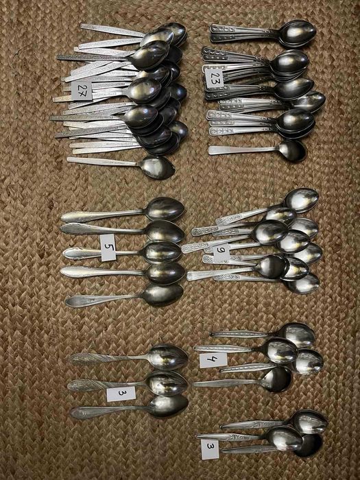 Столові прилади ложки вилки ножі мельхіорові срібні