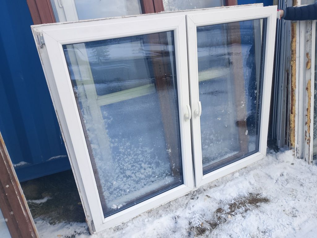 Okno 176x143 orzech plastikowe rozwierno uchylne
