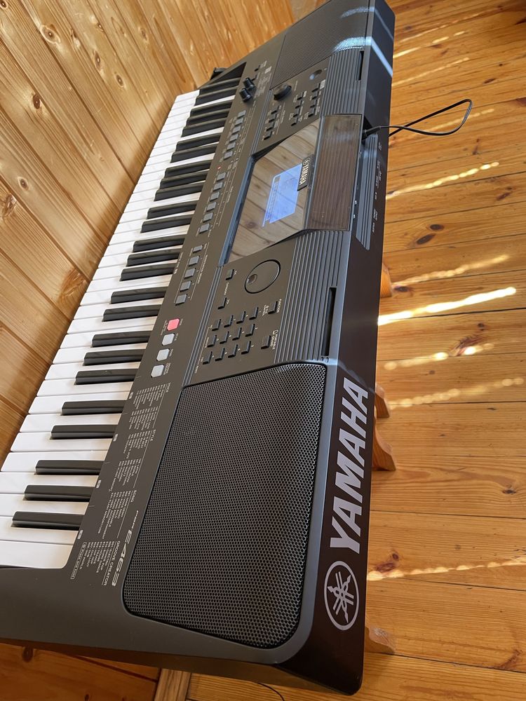 Синтезатор Yamaha PSR-E463 + блок питания + чехол RockBag