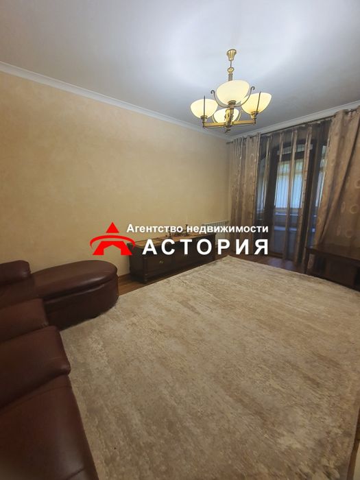 Продаж повнометражної 3-кімнатної квартири!