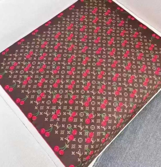 Chusta z wiśniami LV x Takashi Murakami,