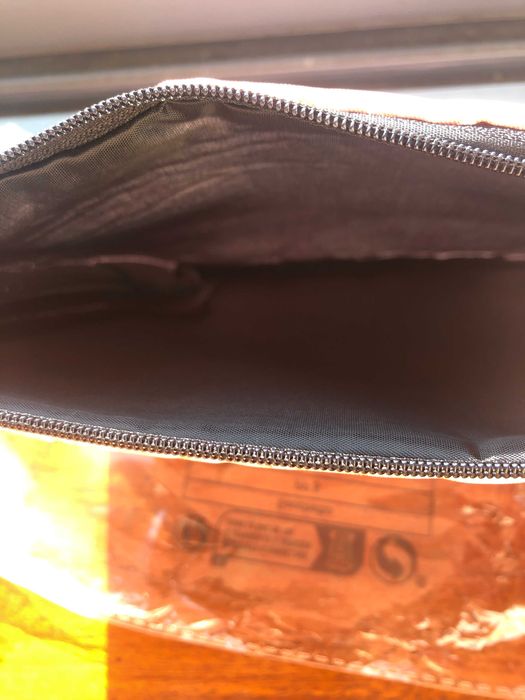 Bolsa maquilhagem nova