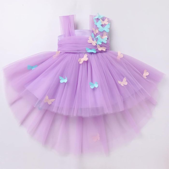 Розкішна бузькова сукня з метеликами на 1 рік