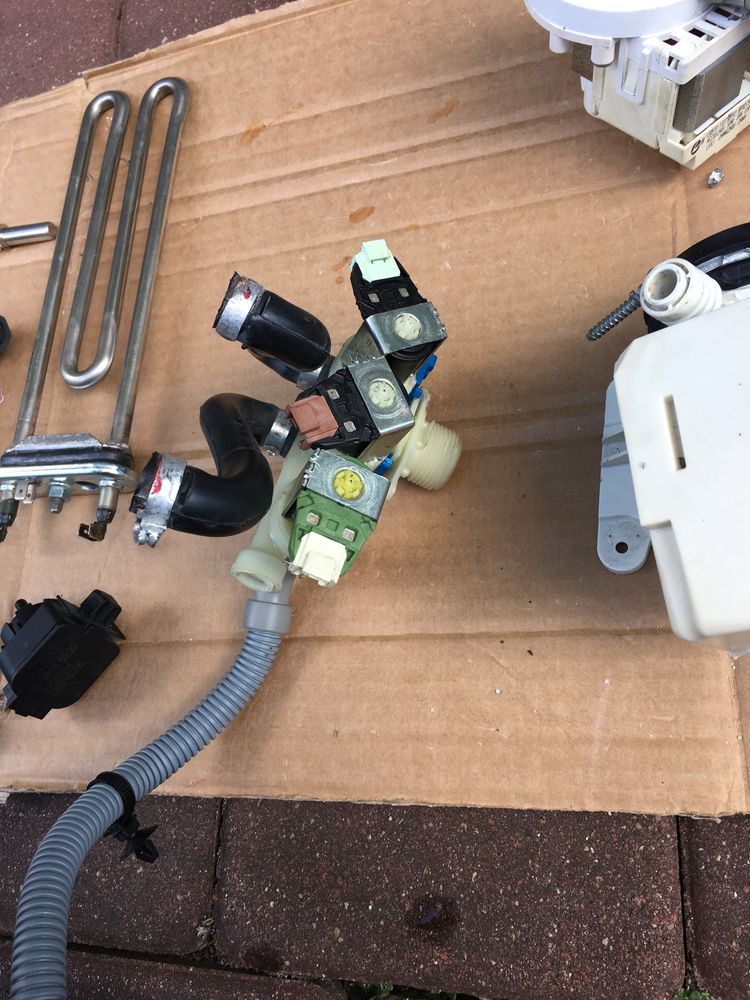 Pompa pralki electrolux ewt1367 vdw cała na części