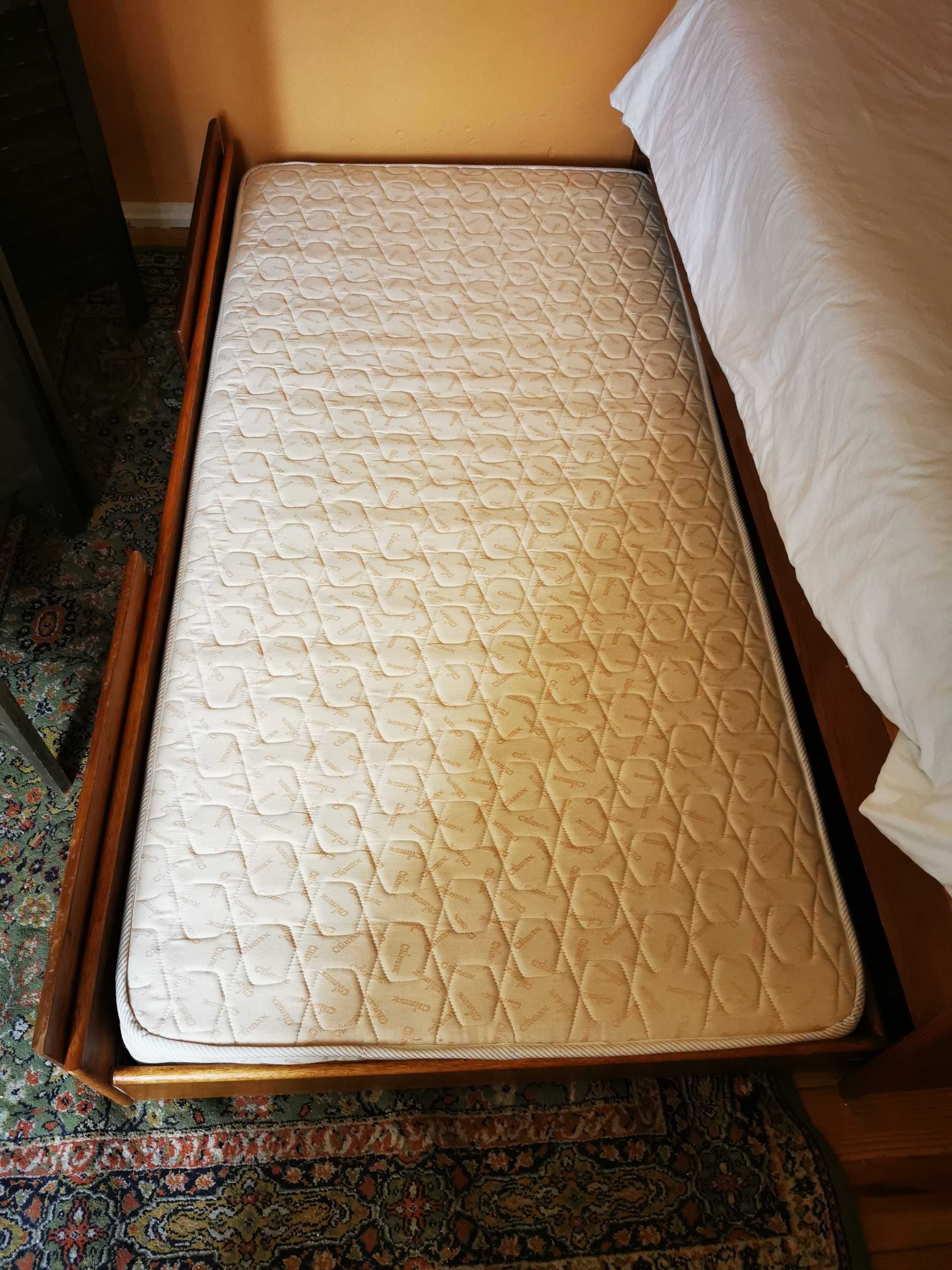 Sofá cama com gavetão  em madeira