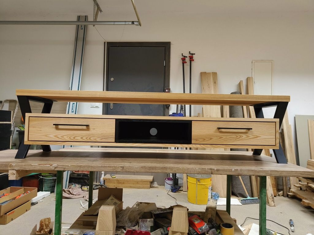Szafka RTV lity Jesion. 160 cm.