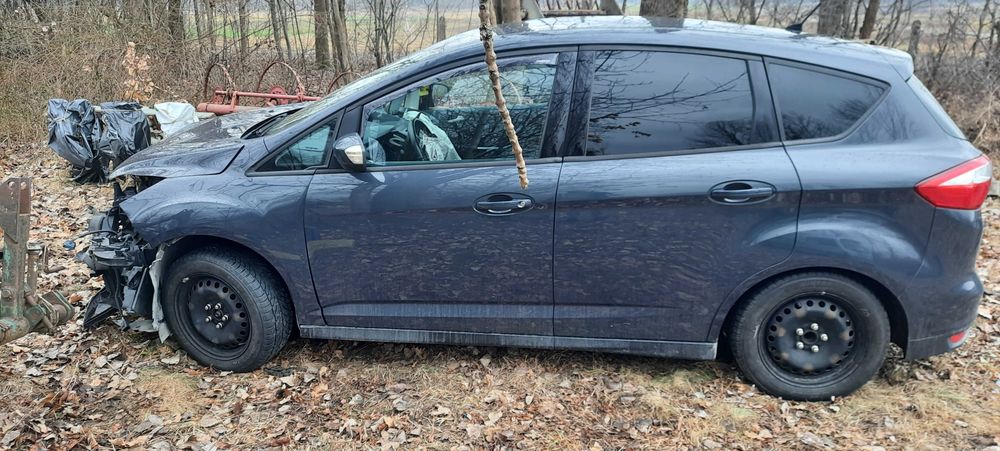 Ford C-Max uszkodzony