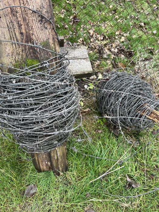Дріт колючий оцинкований
