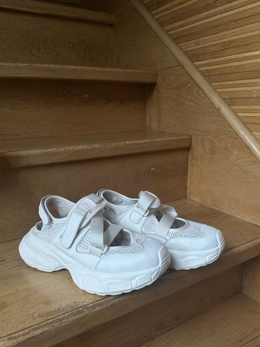 Продам кросівки/сандалі/босоніжки