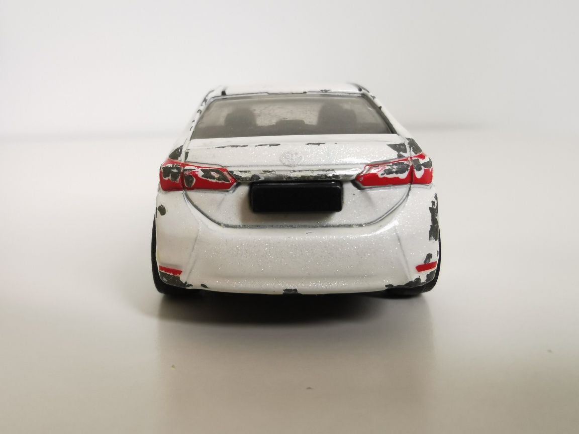 Majorette Resorak Autko Toyota Corolla Altis 1/61 Biały