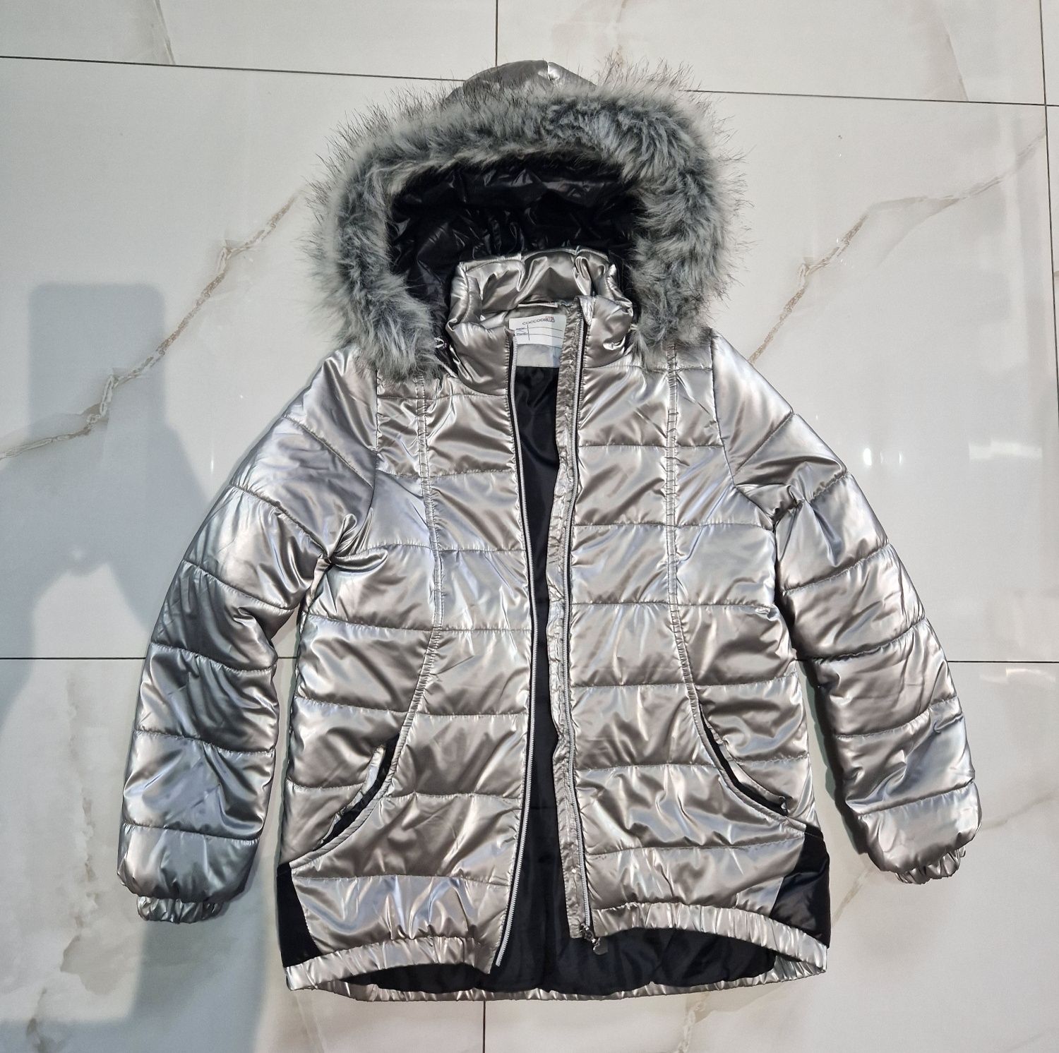 Kurtka zimowa Coccodrillo parka srebrna 152 cm