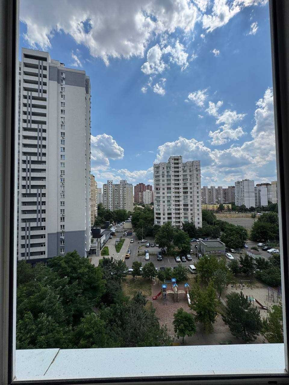 Оренда 1 кімнатноі вул.Драгоманова,8а метро Позняки 5хв