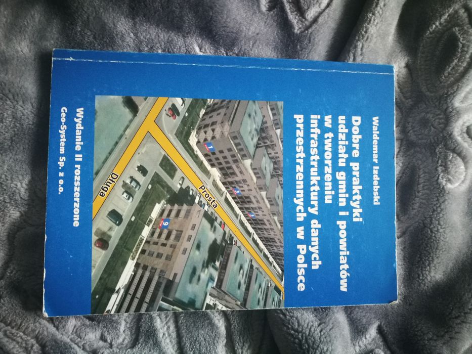 Książka Waldemar Izdebski Dobre Praktyki udziału gmin i powiatów...