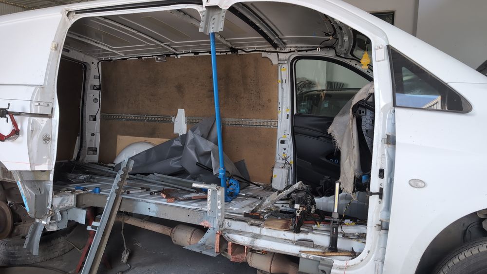 Bate-chapa e Pintura Automóvel