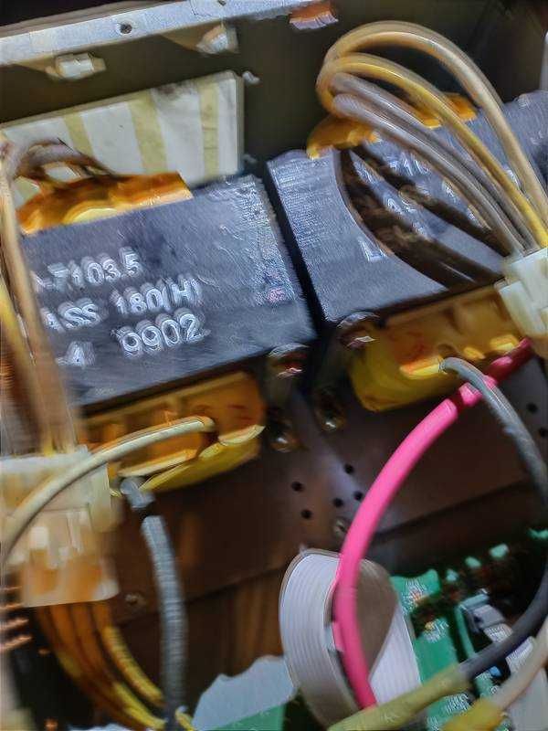 UPS 2200 - VA 1500 W
