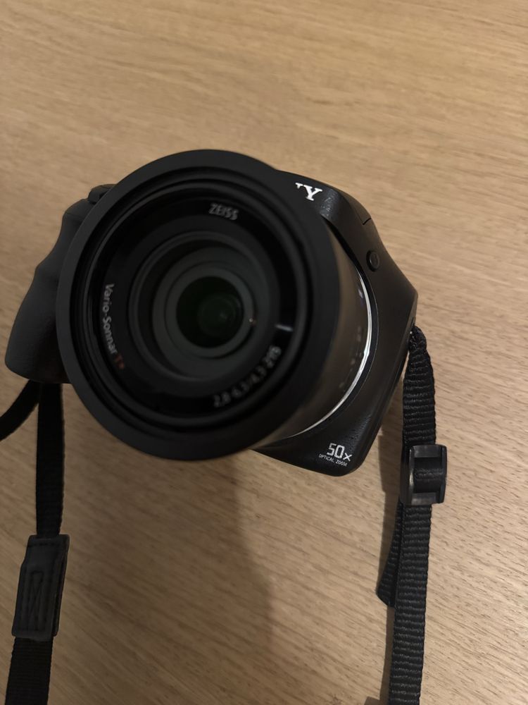 Sony DSC-HX400V (20.4MP | 50x Optical Zoom)