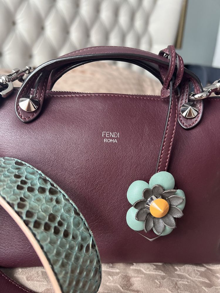 Продам сумку fendi оригинал