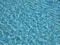 Limpeza e Manutenção de Piscinas / Pool Maintenance & Repairs