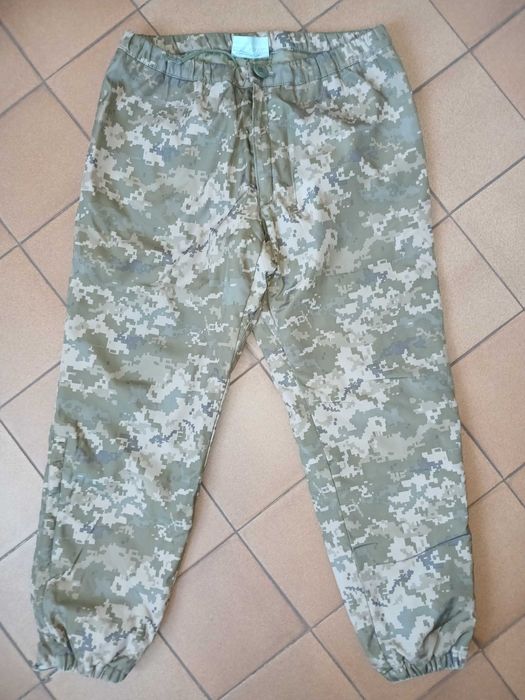 Теплые штаны  и футболки ВСУ.