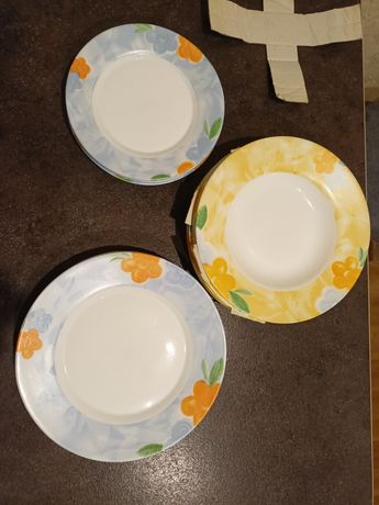 Новый набор посуды, набор тарелок Bormioli Rocco.
